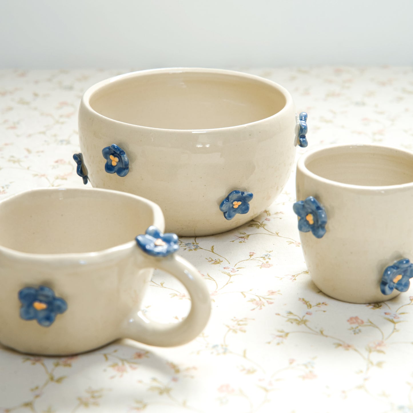 Tasse fleurs bleues